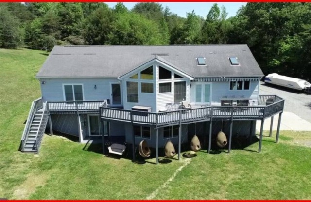 Beautiful Lake Front on 3.5 acres