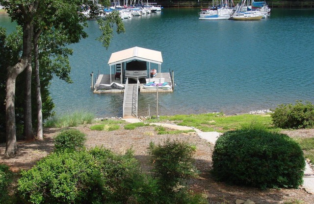 Hermosa casa frente al lago de 4 dormitorios en el lago Keowee