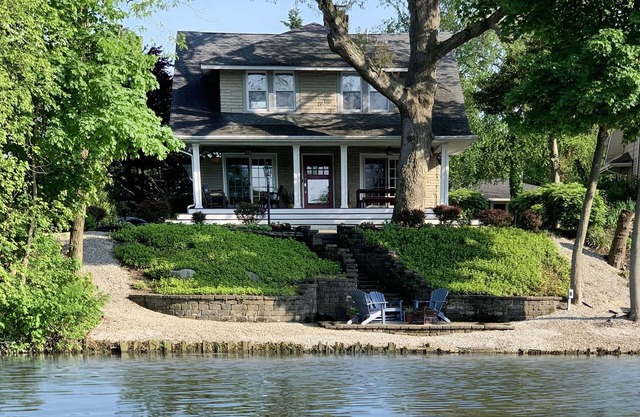 Hermosa casa junto al lago 3BR en Asbury. ¡Disfruta del lago y la playa! Permiso STR 2019-0057