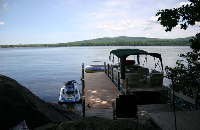 Hermosa cabaña en claro sereno Provincia lago con playa privada