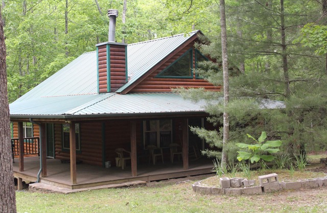 Hermosa Log Cabin 4 puestos de caballos y 2 corrales, Big South Fork National Park.