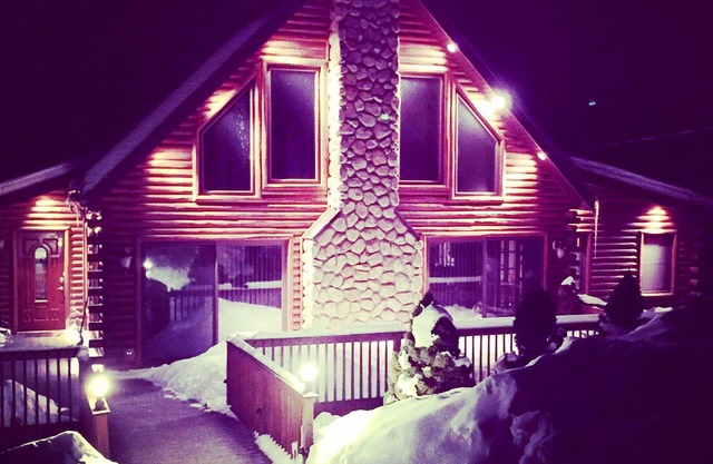 Hermosa Log Cabin en The Hideout (nueva en el mercado)