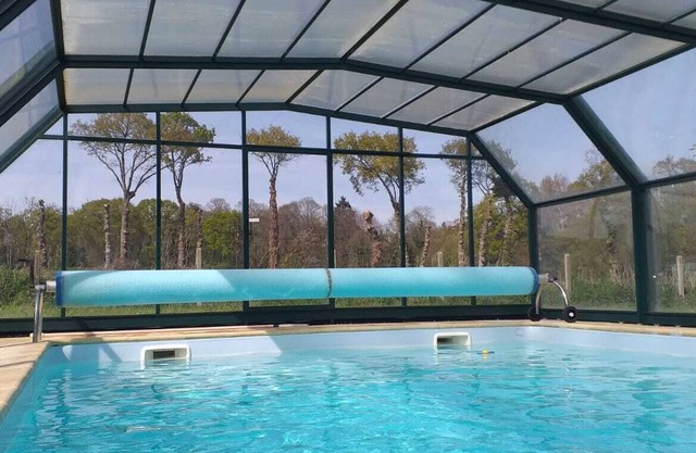 Hermosa casa larga con piscina privada cerca de Dinan, Dinard y St-Malo