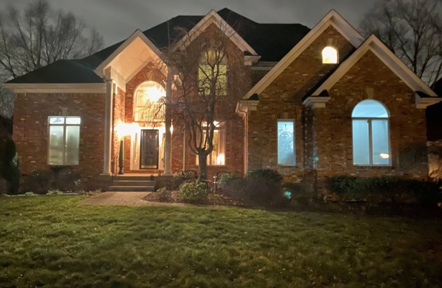 Hermosa casa de Louisville para ejecutivos, familias o amigos 5300sf