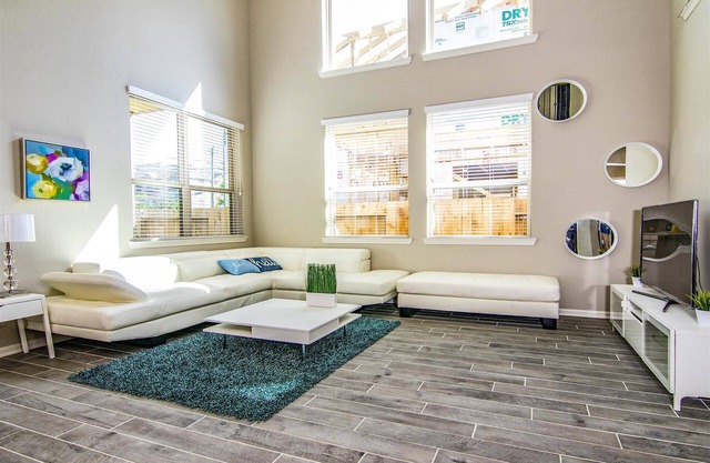 Hermosa casa completa moderna 10 millas al centro de la ciudad!