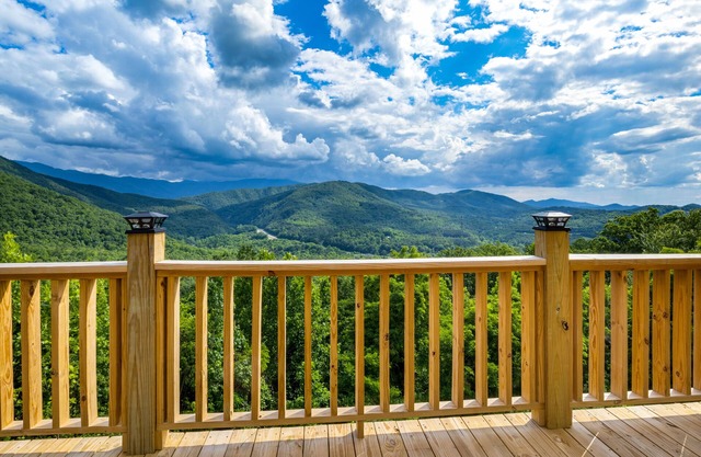 Beautiful Mountain View log cabin