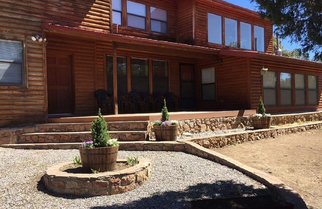 Hermosa Multi. 4bdrm familia. Cabin "El Vado Lago" con jacuzzi