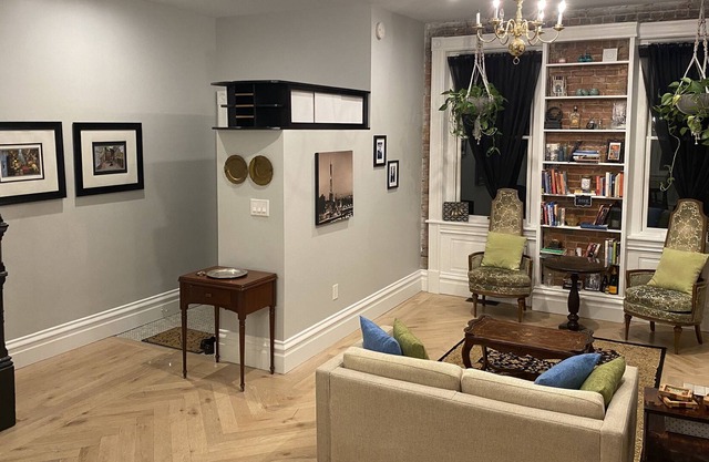 Beautiful Northside Victorian - close to stadiums and downtown