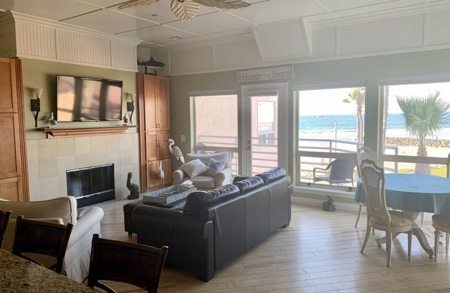 Hermoso condominio con vista al mar en la playa con piscina / spa