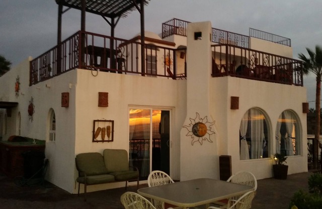 Beautiful oceanfront villa - large terrace, bbq, fire pit, pool, jacuzzi, beach