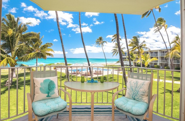 Beautiful Oceanfront Condo, Newly Renovated and Amazing Sunsets Every Night!