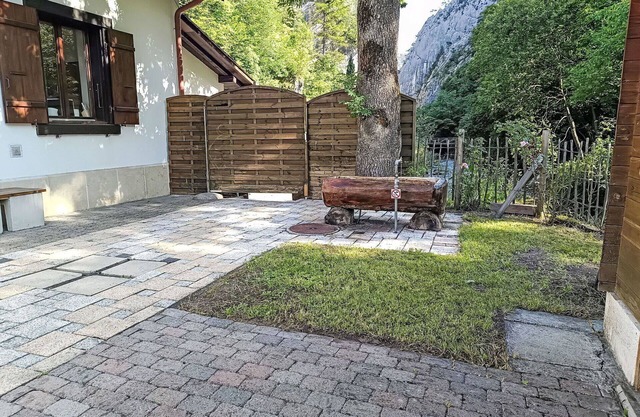 Preciosa casa de vacaciones privada con WIFI, TV, terraza, mascotas permitida y aparcamiento
