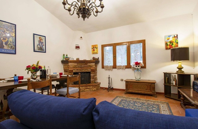 Preciosa casa de vacaciones privada con WIFI, TV, patio, mascotas permitida y aparcamiento