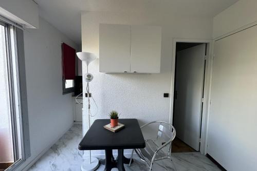Beautiful renovated T2 - close to the beach