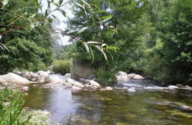 Hermosa Restaurada Molino con Piscina y directa río privada Acceso
