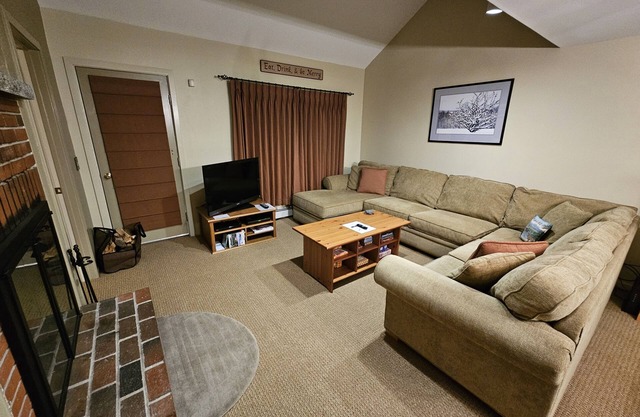 Hermoso Ski In / Out Sugarloaf Condo cerca de excelentes comodidades