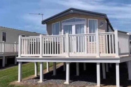 Beautiful sea view 3 bedroomed Holiday Home Caravan