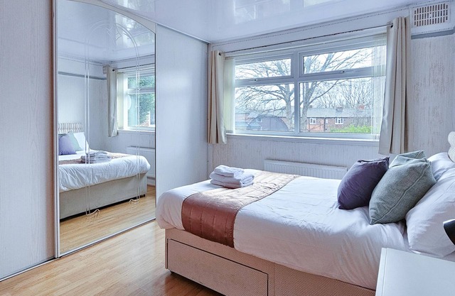 Beautiful Spacious 5bd House With Free Parking