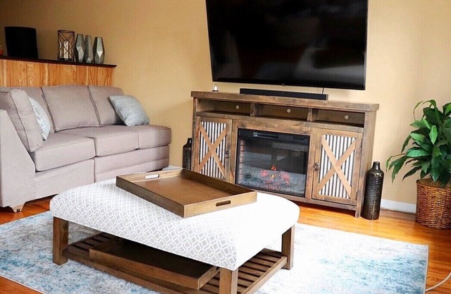 Beautiful, Spacious, Private Oasis w/ FirePlace