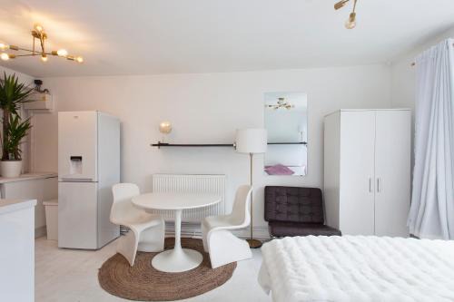 Beautiful studio Chalk Farm