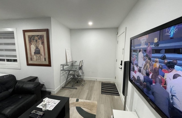Beautiful Studio, fully furnished and private