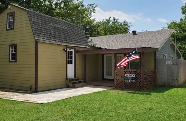 Beautiful Suburban Beam House at Roanoke Texas