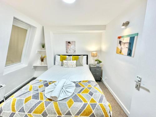 Beautiful Three Bedroom Apartment In Hammersmith
