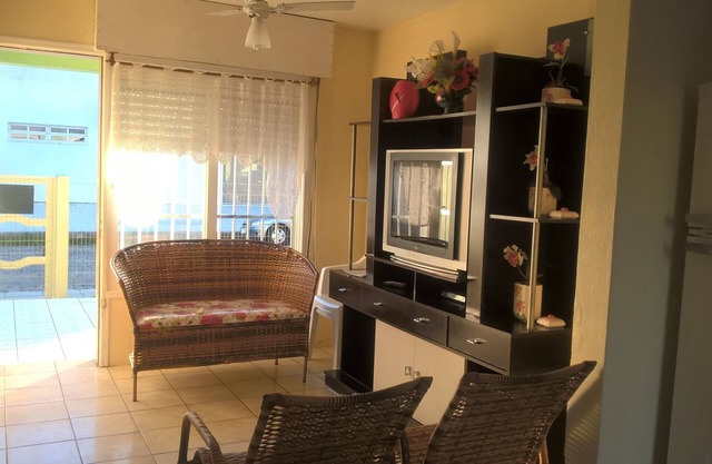 Hermosa casa adosada cerca del mar Wifi 2 habitaciones caja fuerte y con TV electrónica por cable