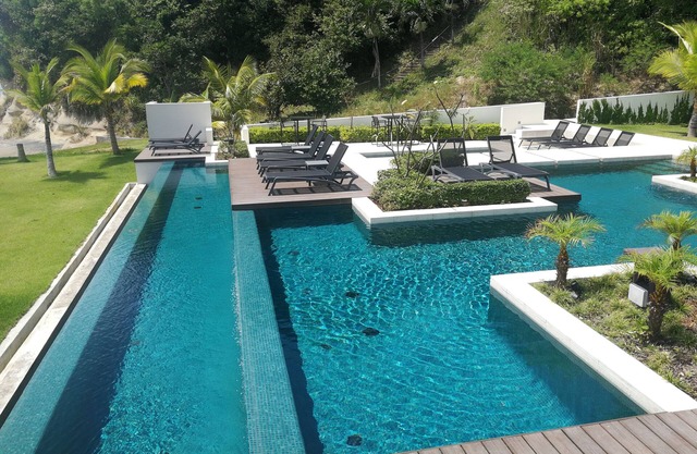 Hermosa casa de pueblo en condominio de playa con piscina