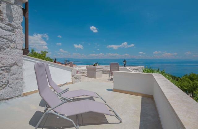 Preciosa casa de vacaciones con WIFI, A/C, TV, terraza, mascotas permitida y aparcamiento
