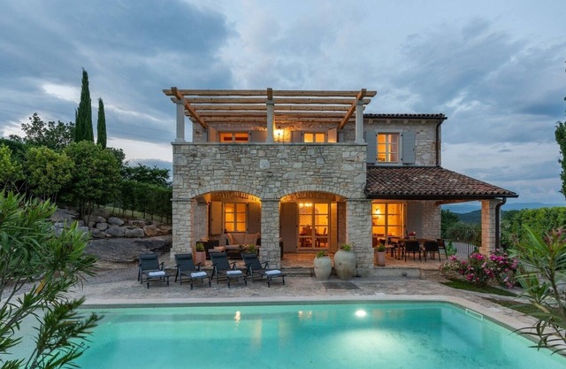 Villa Habibi / Charming Villa Habibi near Buzet