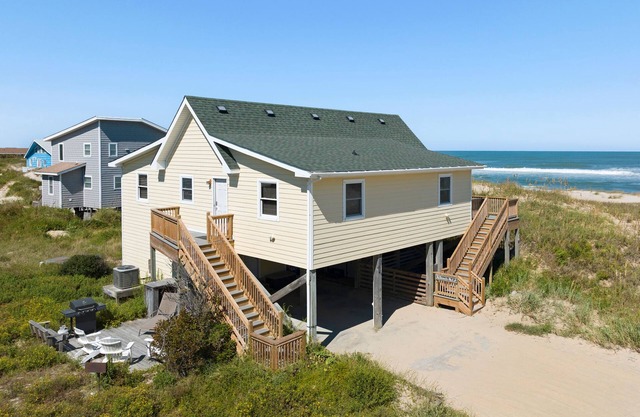 Beech Nut: Beachfront | Ocean Views | Hot Tub