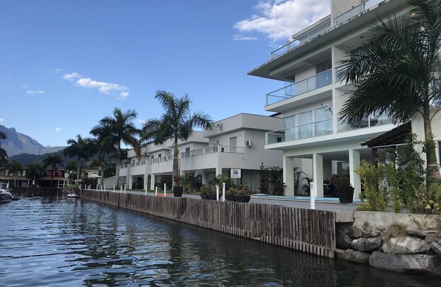 Casa Beira Mar en Angra dos Reis - Cerca del comercio en condominio seguro