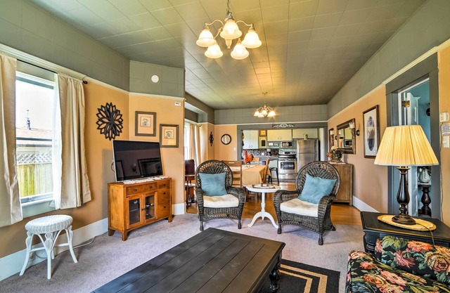 Casa Bella Eureka ‘Bella Rose’ - Cerca de Redwoods