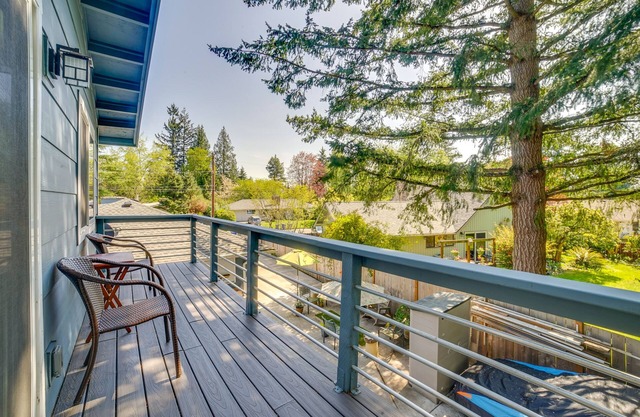 Bellevue Abode: Balcony, 13 Mi to Downtown Seattle