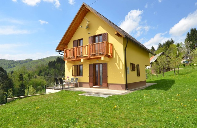 Casa de Belmont sobre el valle del río
