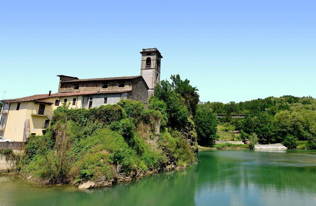 Acogedora casa de vacaciones en Castiglione di Garfagnana con barbacoa