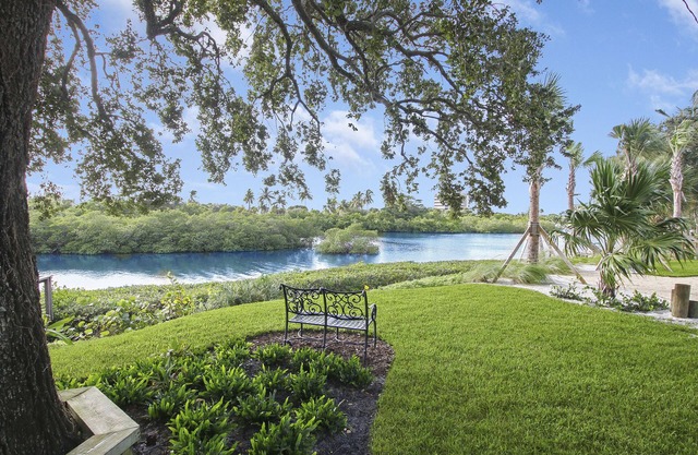 BEST LOCATION IN JUPITER!!! On Intracoastal. Steps from Jupiter’s Love Steet.