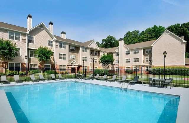 Best Place to Stay in Alpharetta! Free Grab & Go Breakfast, Pets Allowed!