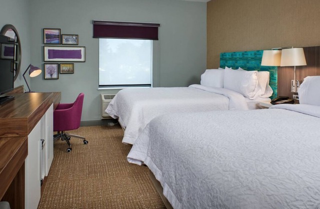 Best Place to Stay in Tigard! Indoor Pool, Free Full Breakfast and Parking