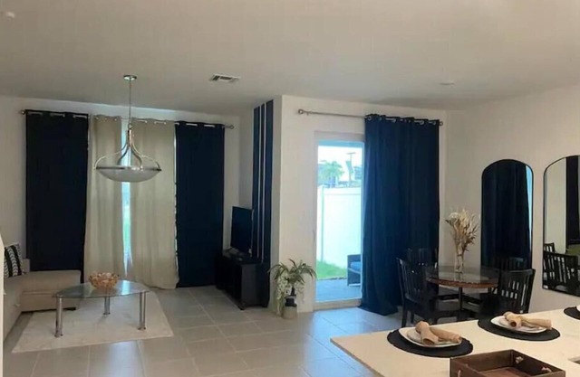 Besties Luxury Townhouse