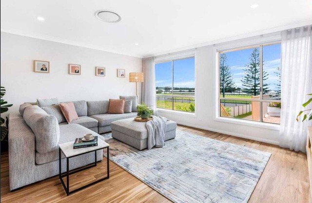Betty: Luxe at the seaside - Lake Illawarra foreshore and Warilla Beach