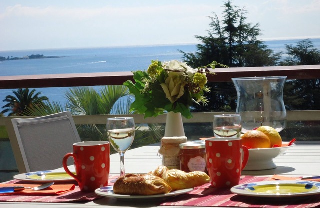 Entre Cannes y Golfe Juan, hermosa vista al mar 300 de la playa en absoluta calma