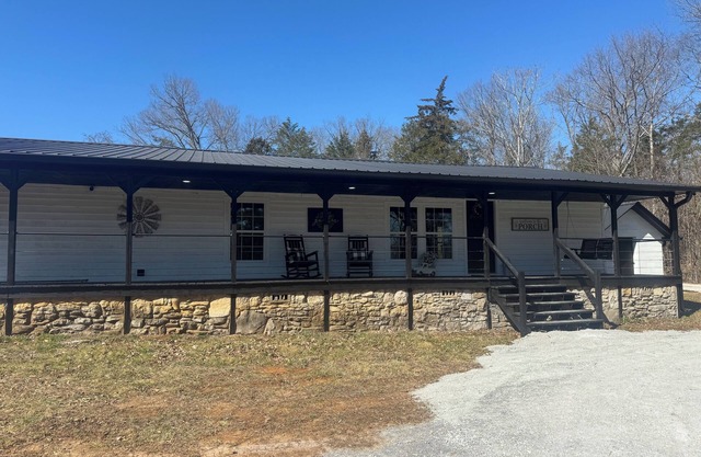 Big Daddy's Farmhouse