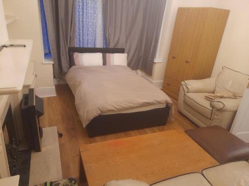 big room with free parking