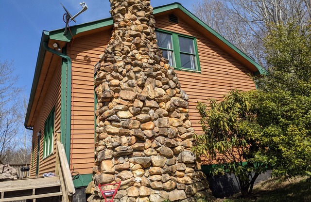 Big Summer Discount- Private Quite 1600 SF Cabin house
