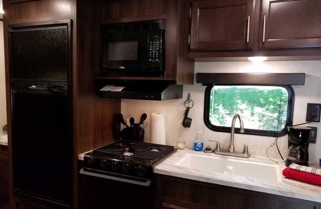 26 'Camper con vista al lago
