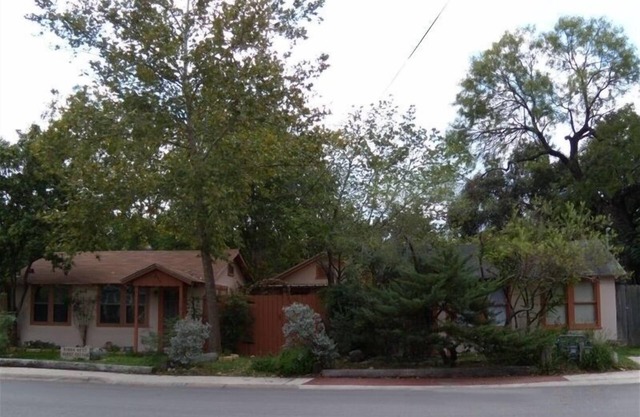 'Bird's Nest Guest Cottage' Guadalupe River - Se admiten perros (tarifa de perro $ 15 / noche)
