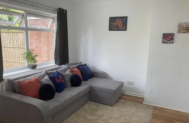 BirminghamCity-4BR-WiFi-Parking-Garden-Ensuite