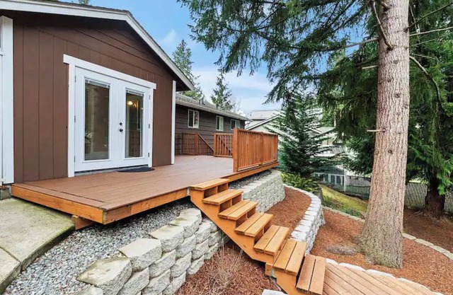 BL1: Charming 4-bedroom house with AC and WiFi in fabulous Bonney Lake